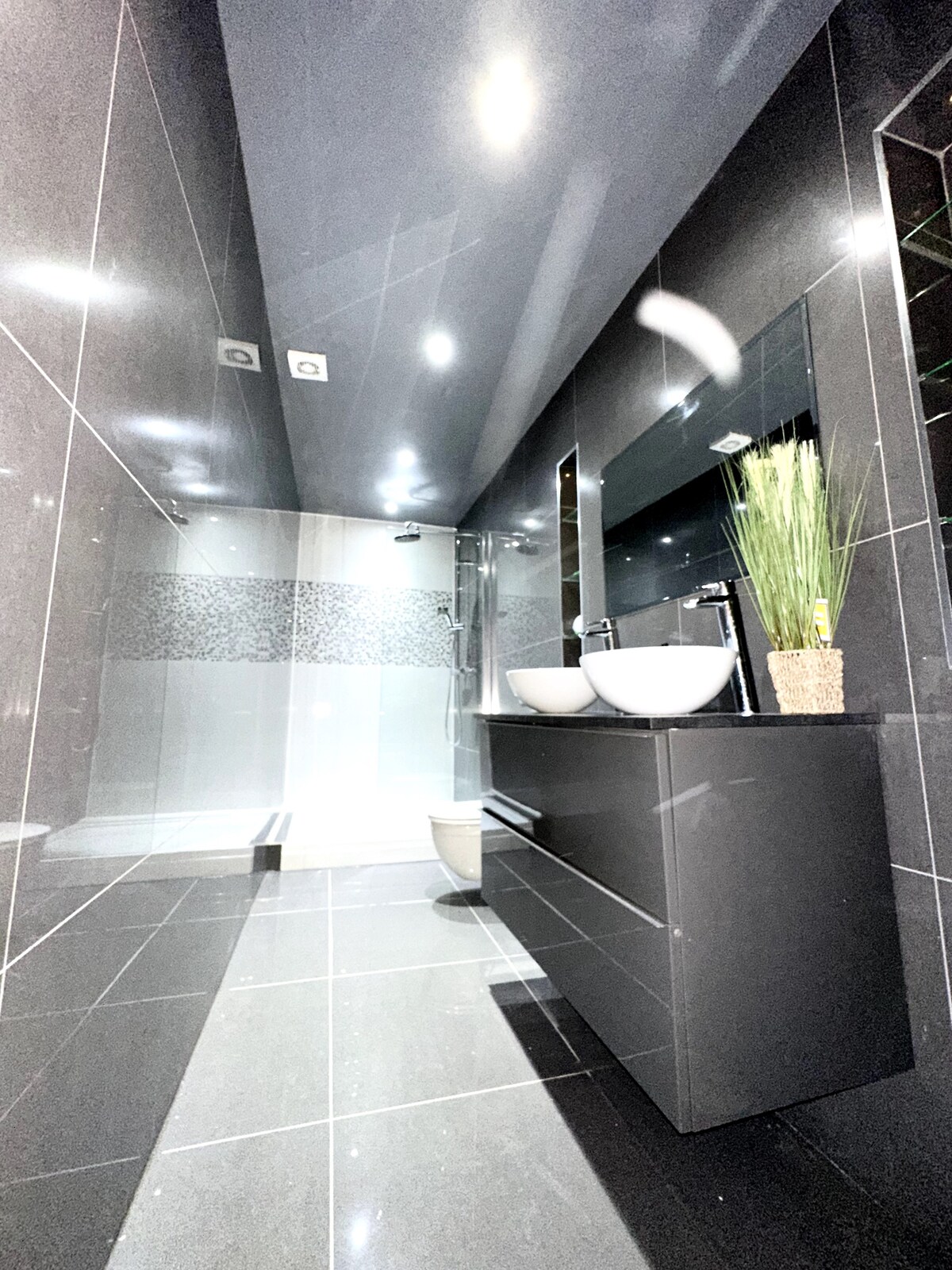 Coastal Haven Apartment - Image 3