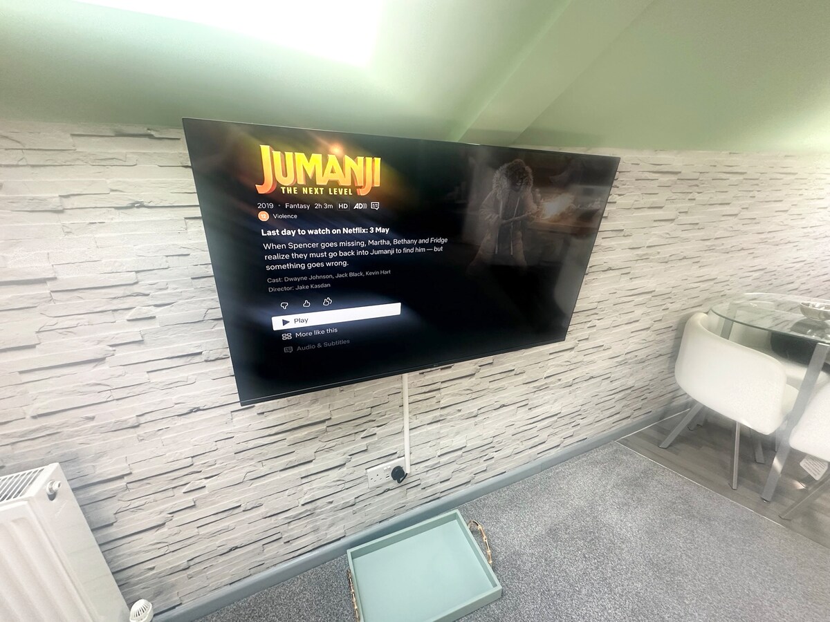 Jumanji Suite, The Board Games Apartments - Image 3